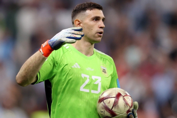 莫佩調(diào)侃撞傷萊諾成就大馬?。骸半y道他不應(yīng)該對我心存感激嗎？”